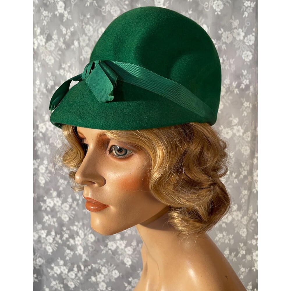Vintage 60s Green Felt Cloche Hat Womens Mod Bow Jackie O Pillbox 1960s